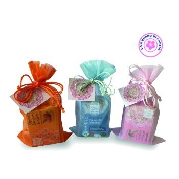 Sacchetto regalo voilè con 2 saponette vegetali profumate con burro di karitè